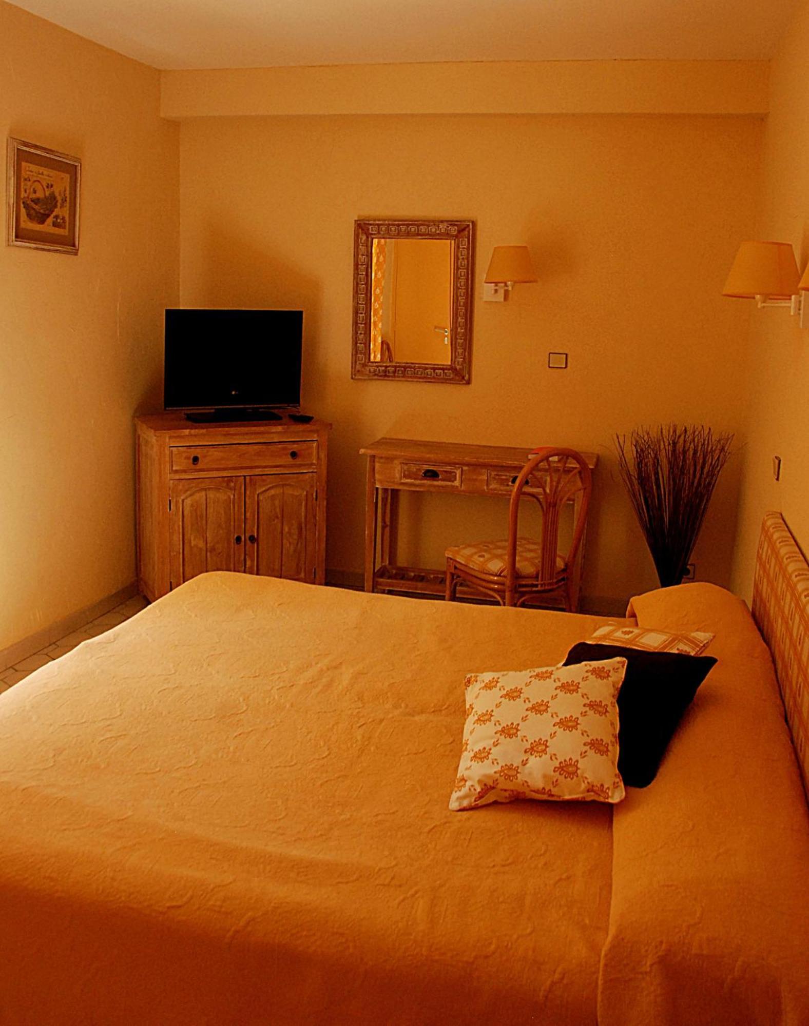 Hotel Les Mazets Des Roches Tarascon Exterior foto