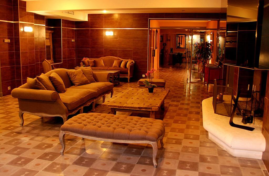 Hotel Les Mazets Des Roches Tarascon Exterior foto