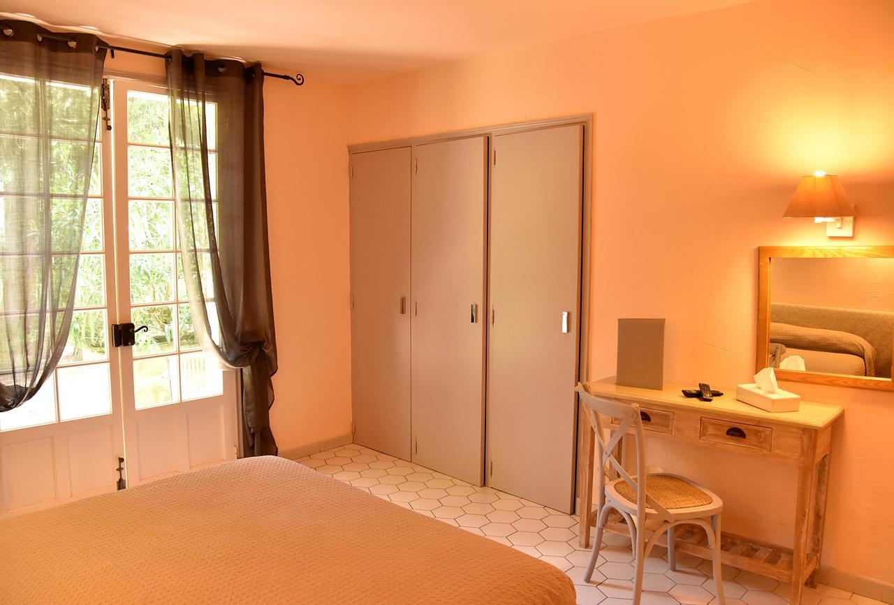 Hotel Les Mazets Des Roches Tarascon Exterior foto