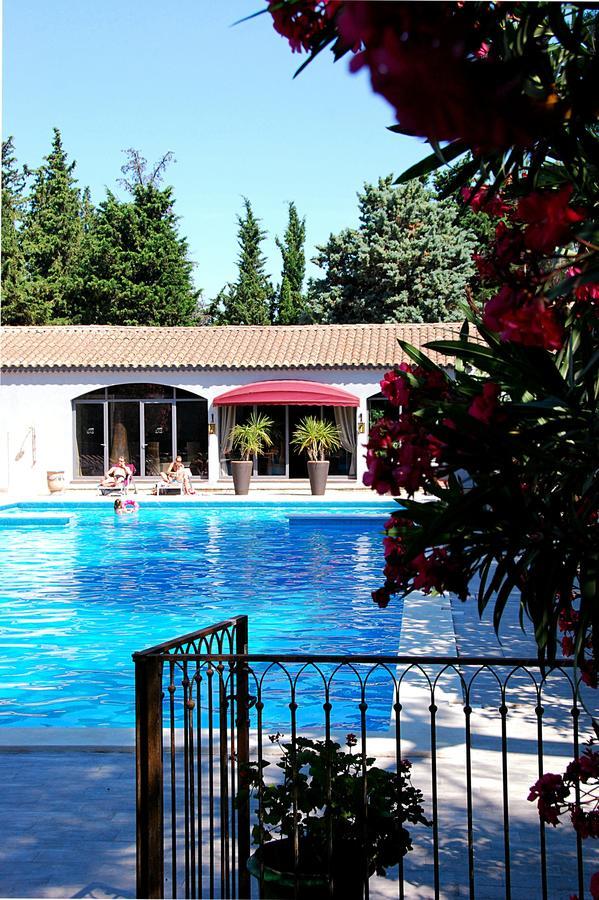 Hotel Les Mazets Des Roches Tarascon Exterior foto