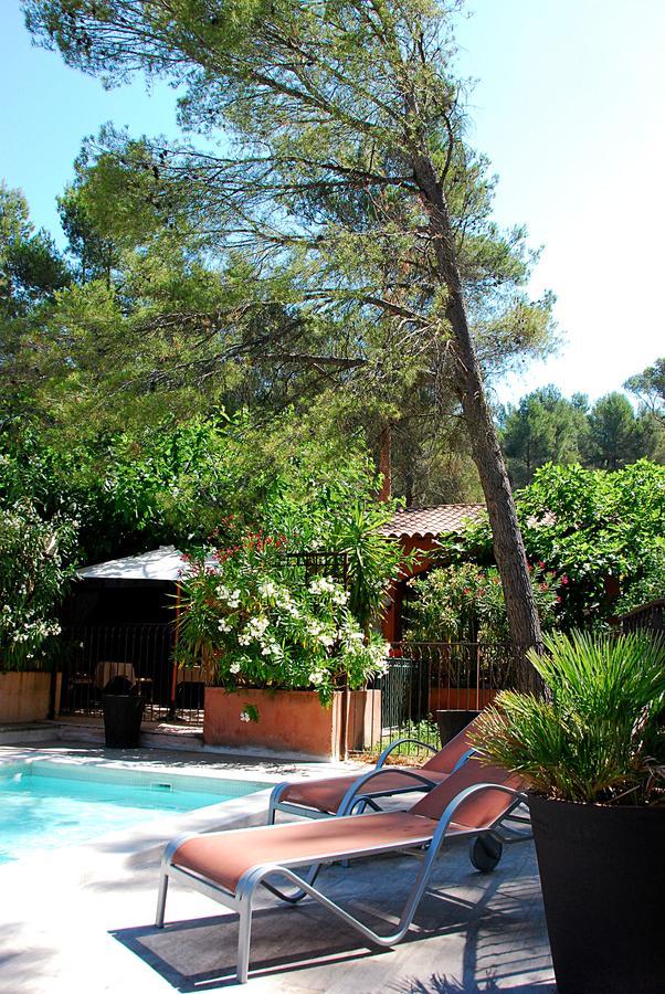 Hotel Les Mazets Des Roches Tarascon Exterior foto